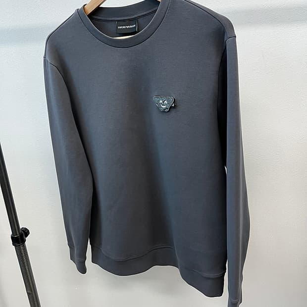 100) 엠포리오알마니 신형 맨투맨 