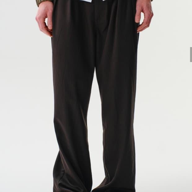 다이브인 BUTTON PLEATED TROUSERS 버튼 플리츠 트라우저