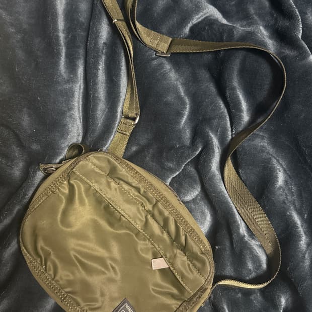 요시다포터 숄더백 카키