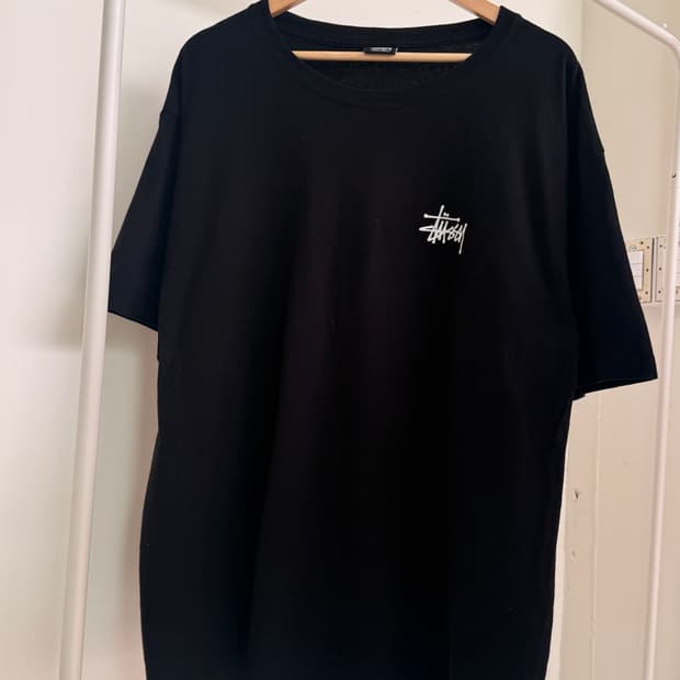 스투시(Stussy) 베이직 로고 티셔츠 