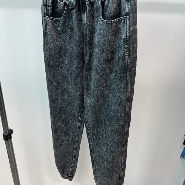 여) 알렉산더왕 흑청 조거팬츠