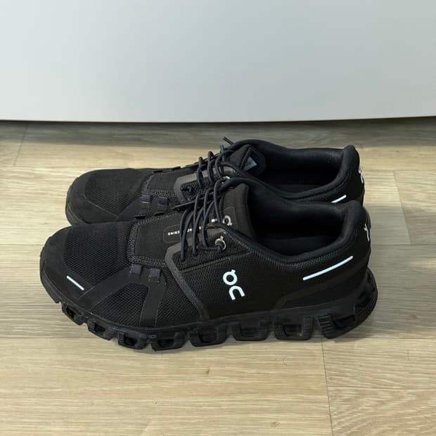 온러닝 클라우드6 블랙 250사이즈