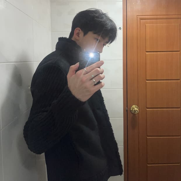 다크웨어) 아르마니 익스체인지 투카라 스웨이드 하이넥 니트집업