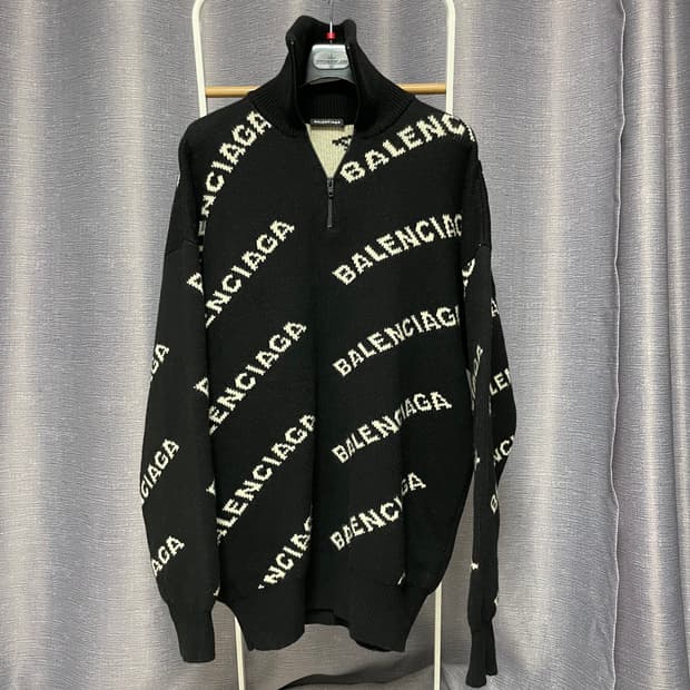 발렌시아가 반집업 멀티로고 니트 S (105-110)