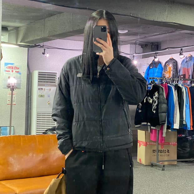 노스페이스 스몰로고 블랙 경량 패딩 자켓 B4013