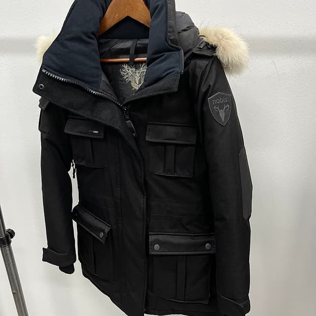 여) 노비스 신디 다운파카 