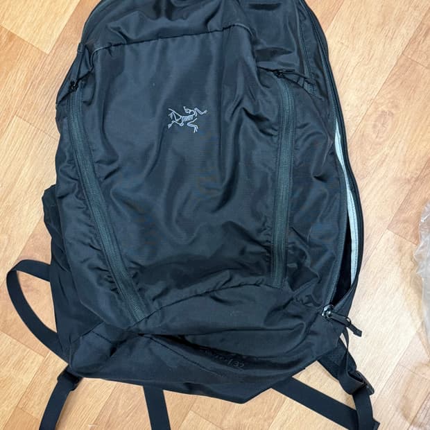 아크테릭스 맨티스 32 블랙