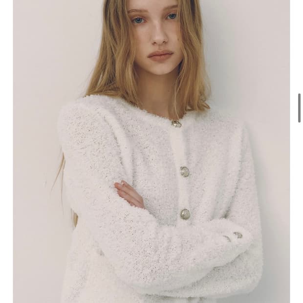칙스라벨 날개사 화이트 트위드 가디건
