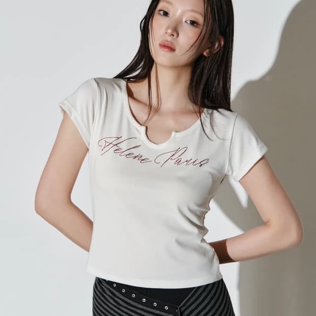 헬레네파리스 스파크 포인트 큐빅 벤트넥 하프 티셔츠