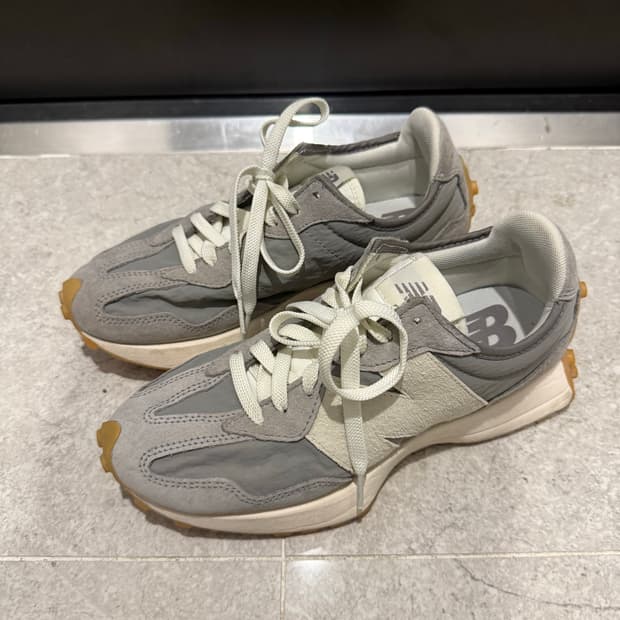 나이키 327 스니커즈 