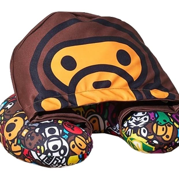 스타벅스 x 베이프 베이비 마일로 넥 필로우