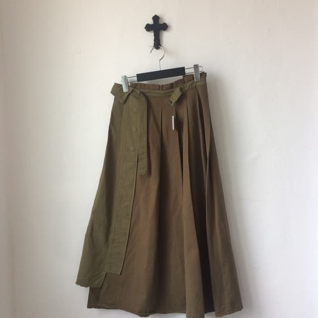 Belted pleats long skirt