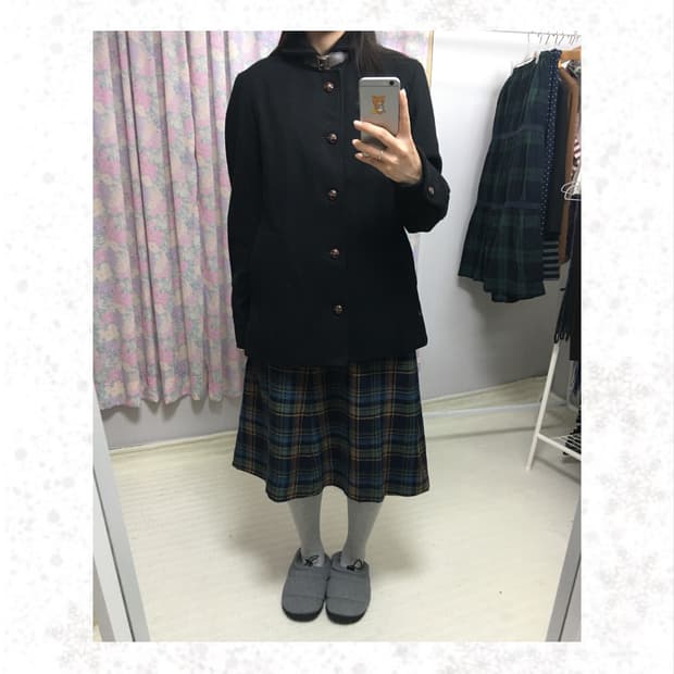 블랙 울 미디 코트