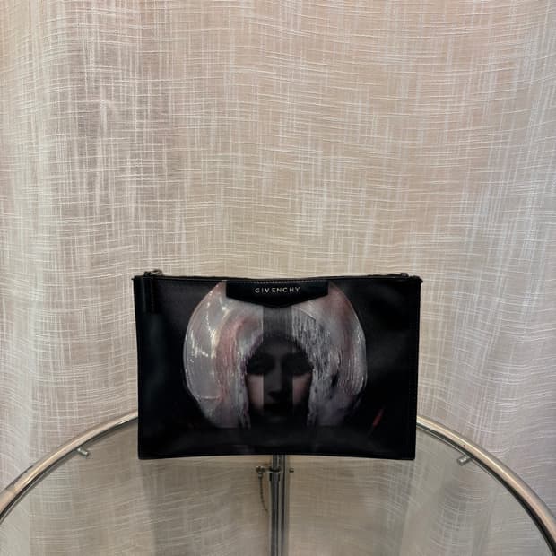 정품 지방시 마리아 클러치백    