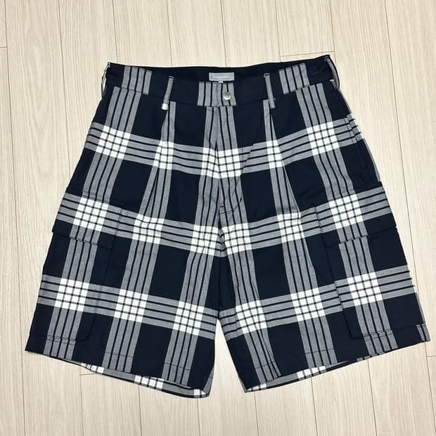 liful minimal garments plaid cargo short