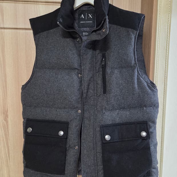 아르마니 익스체인지 패딩 조끼