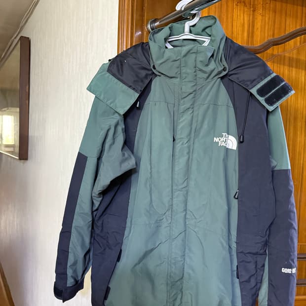 안냐세요 노스페이스 고어텍스 바람막이 105사이즈 판매합니다!(진짜이쁨)