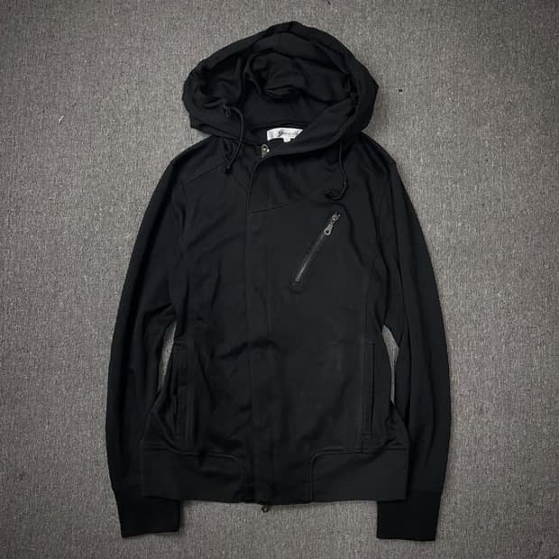 In the attic OO's fold hood jacket
