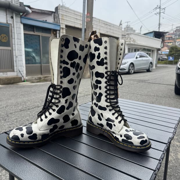 닥터마틴 cow pattern Customization