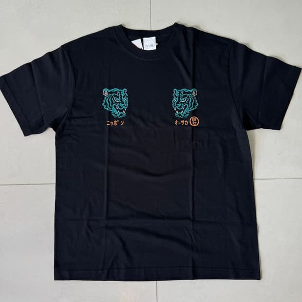 OSAKS 4 MAP TEE 오삭스 4 맵 티
