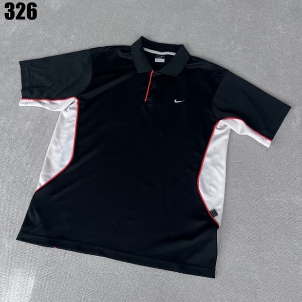 나이키 블랙 배색 반팔 