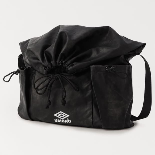 엄브로x프릭스스토어 PU 레더 크로스백 