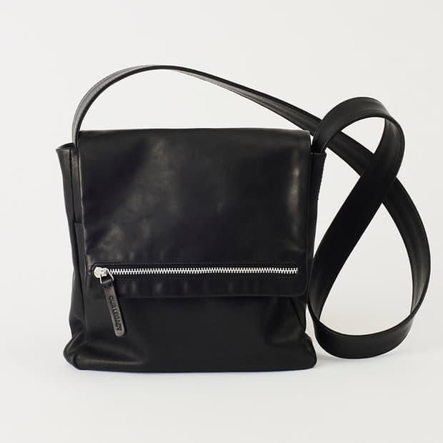 아워레가시 25fw 위즈백/블랙