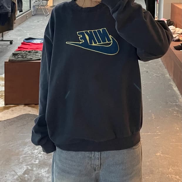 나이키 빈티지 크루넥 로고 맨투맨 H2369