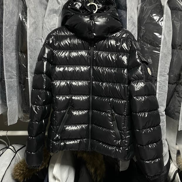 [2사이즈] 22FW 몽클레어 여성 바디 쇼트 다운 자켓