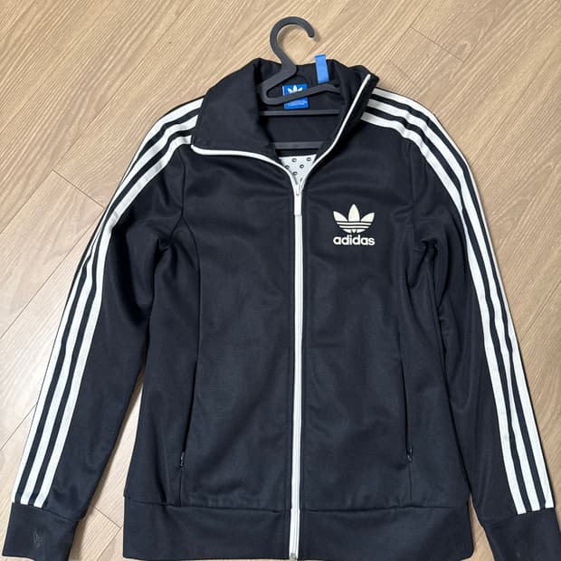 아디다스 유로파 트랙탑 져지 팔아요 