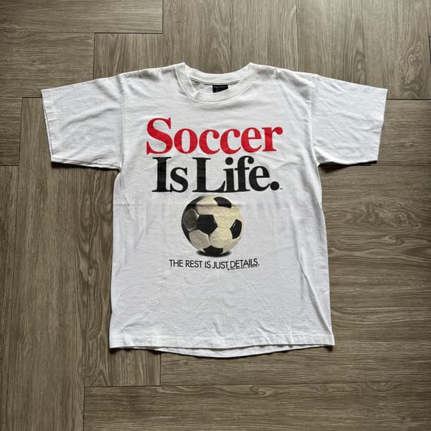 90s Soccer Is Life 티셔츠