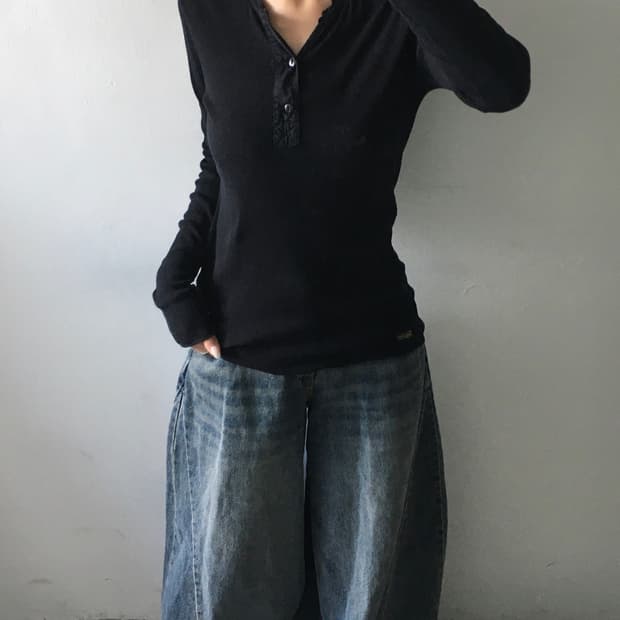 폴로 랄프로렌 버튼넥 롱슬리브