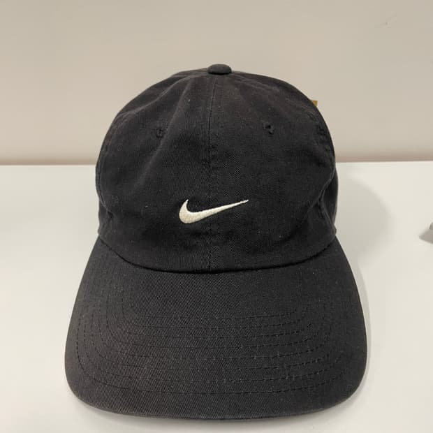 나이키 스우시 볼캡