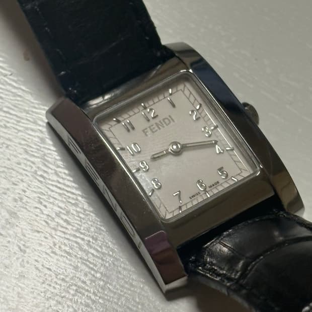 펜디 여성 시계 판매합니다