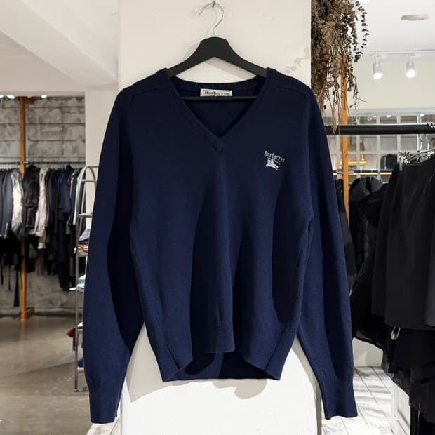 버버리 네이비 로고 램스울 브이넥 니트