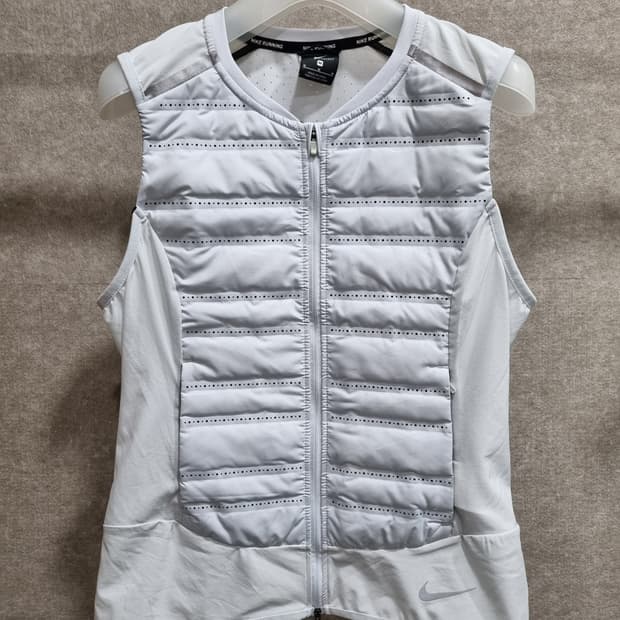 여성 M 나이키 에어로로프트 베스트 조끼
