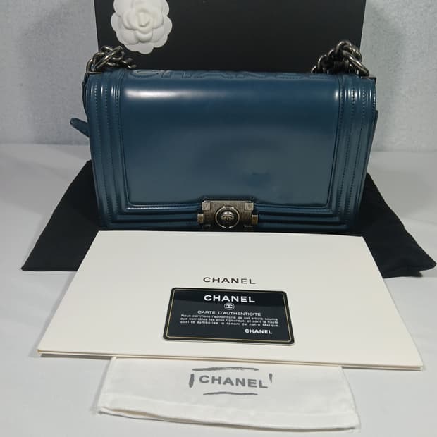 샤넬 시즌 보이백 미듐 21번대 A67086