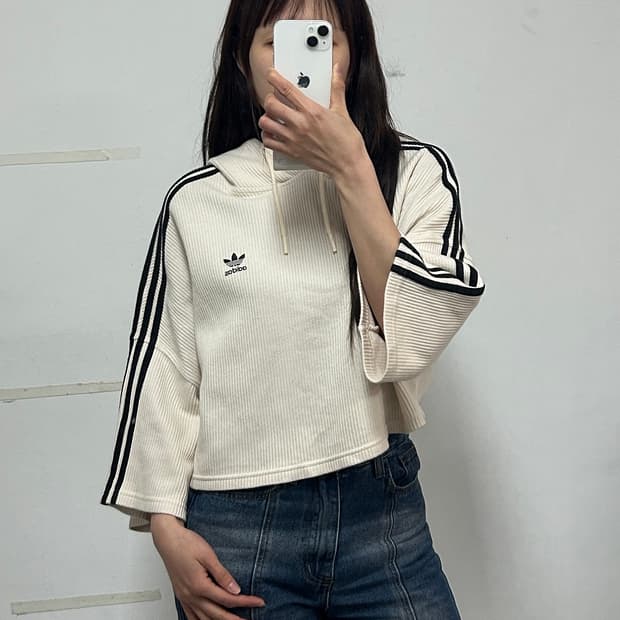 아디다스 와플 크롭 후드티 크림컬러