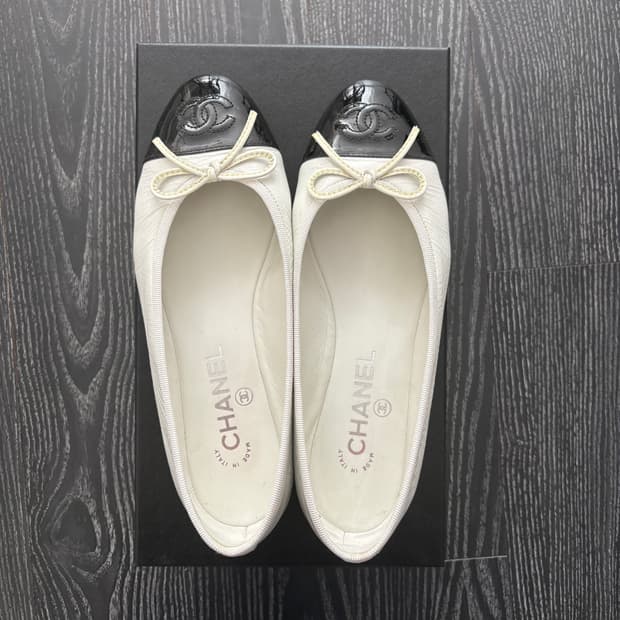 샤넬 발레리나 플랫 에나멜 (37.5)