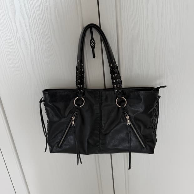 자라 지퍼 숄더백