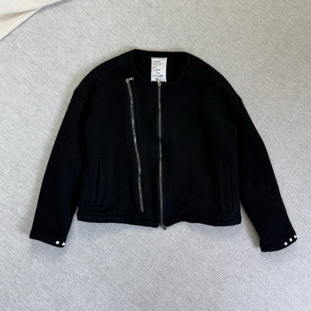 Shareef 사선 집업 숏 자켓