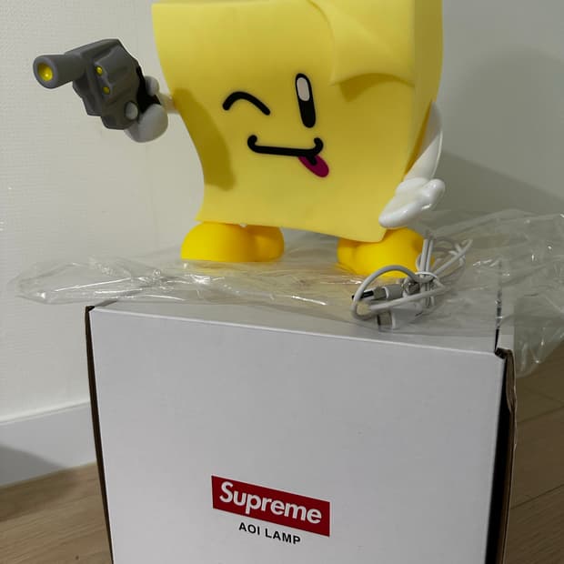 슈프림 스티키 노트 몰디드 램프 옐로우 - 22SS