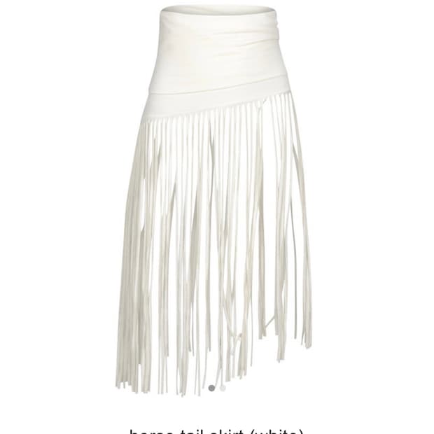 구해요) 1133garden horse tail skirt