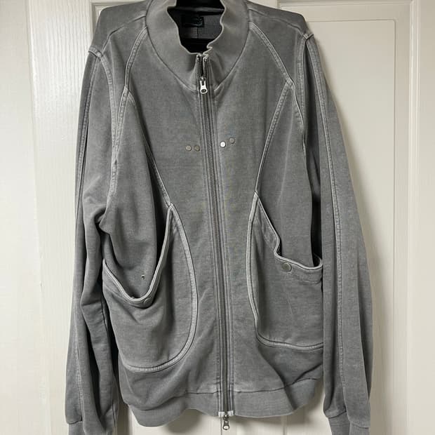 더콜디스트모먼트 집업