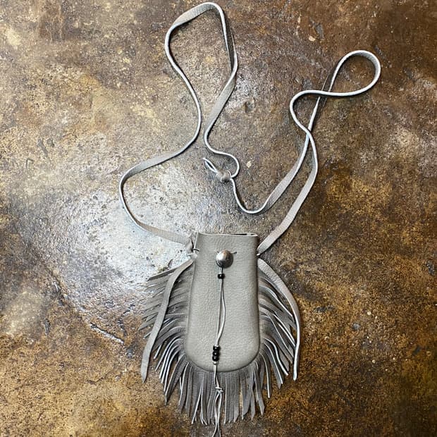 사슴가죽 프린지 미니 크로스백