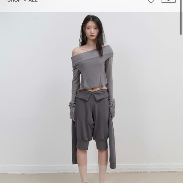 오호스 Curved Cut Layered Tee / Charcoal