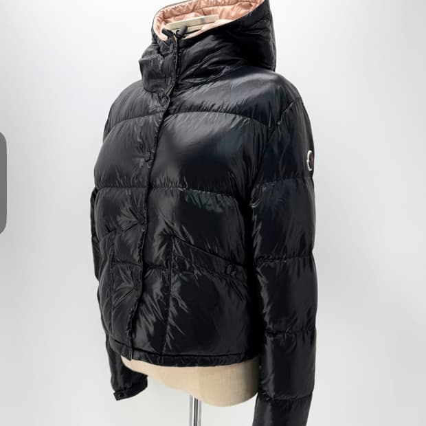 몽클레어 유광패딩cos