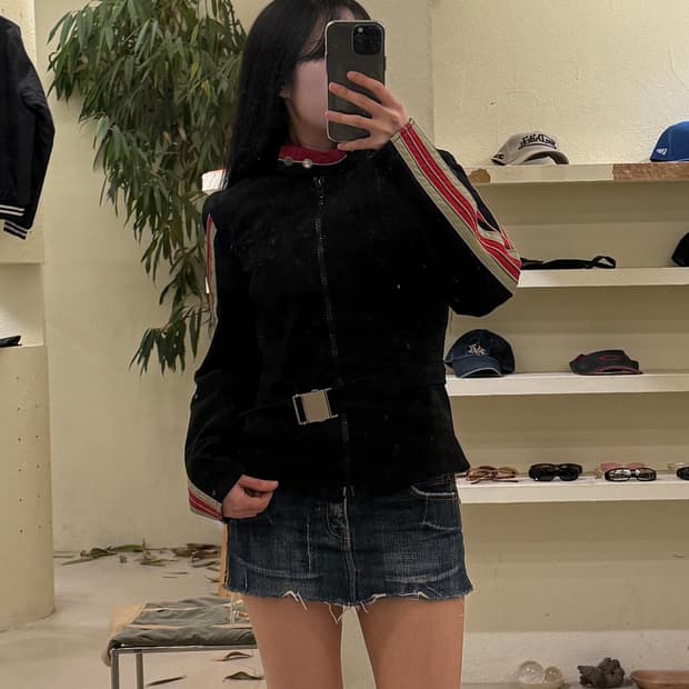 아르마니 익스체인지 아타이브 벨티드 크롭 바이커 자켓 U316