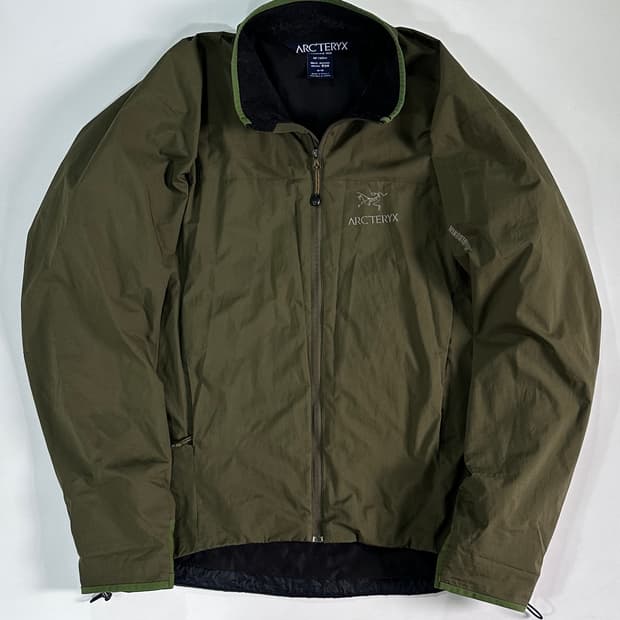 아크테릭스 솔라노 카키 자켓 (va.38)