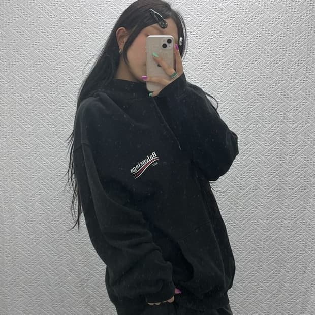 발렌시아가 모던룩 웨이브로고 후드티 M C07010